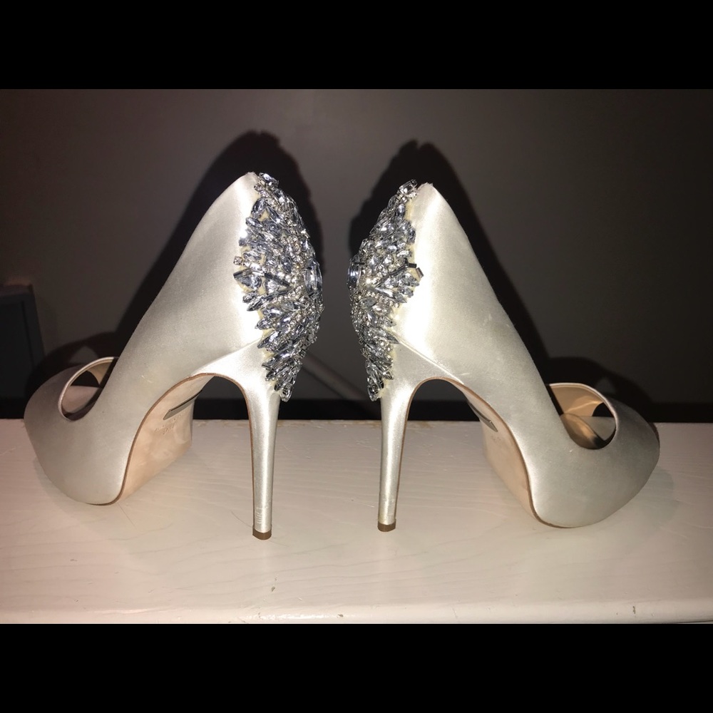 Badgley Mischka size 9 wedding shoes